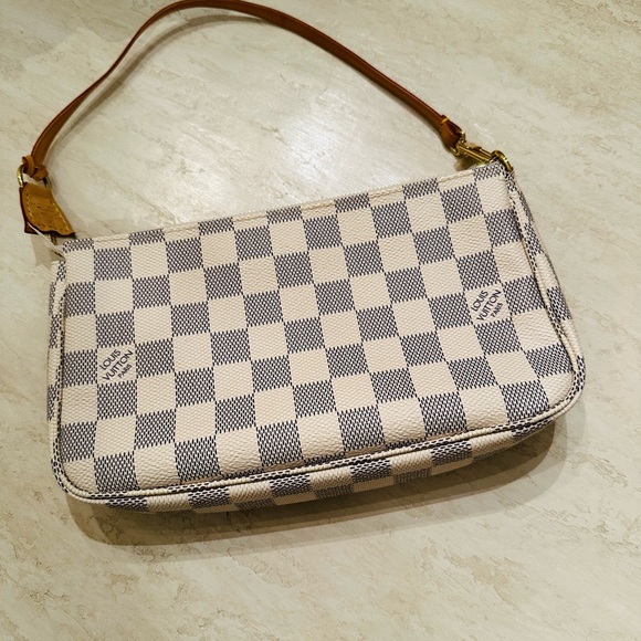 100% Authentic Louis Vuitton Pochette Accessoires NM Damier; Excellent condition - Picture 2 of 16
